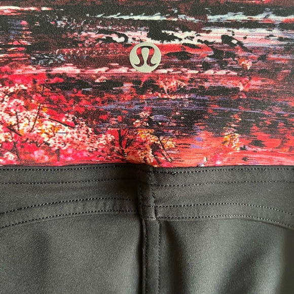 Lululemon Sweat & Repeat Crop *21" Black/Dahliascape Multi 4 - Picture 14 of 15